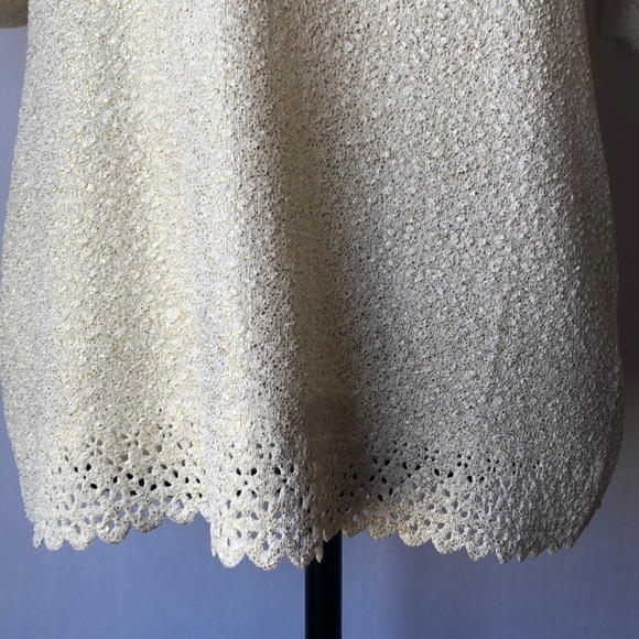 CHANCES R Large Cream and Gold Top with Necklace - Picture 3 of 8